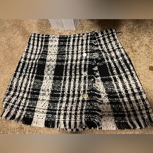 Size large pink lily skirt never worn